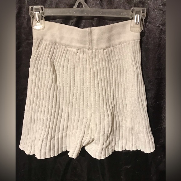 Araminta James - Picture 6 of 7